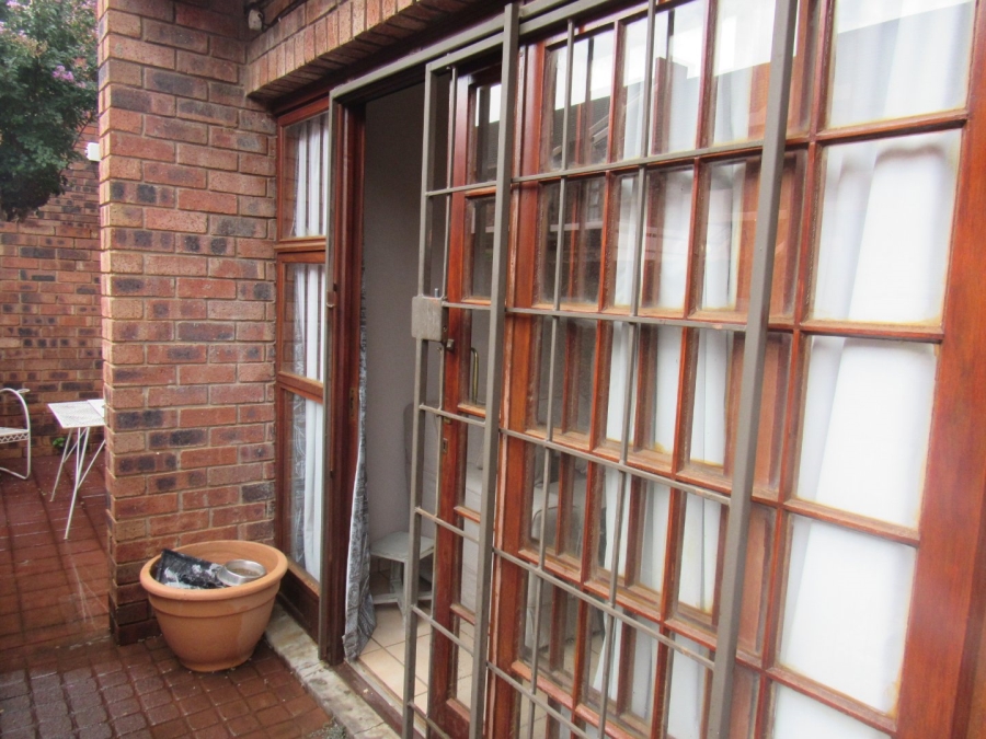 2 Bedroom Property for Sale in Langenhovenpark Free State